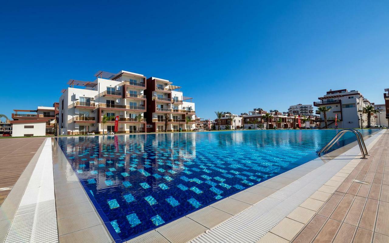 Long Beach Holiday Apartments Trikomo Kültér fotó