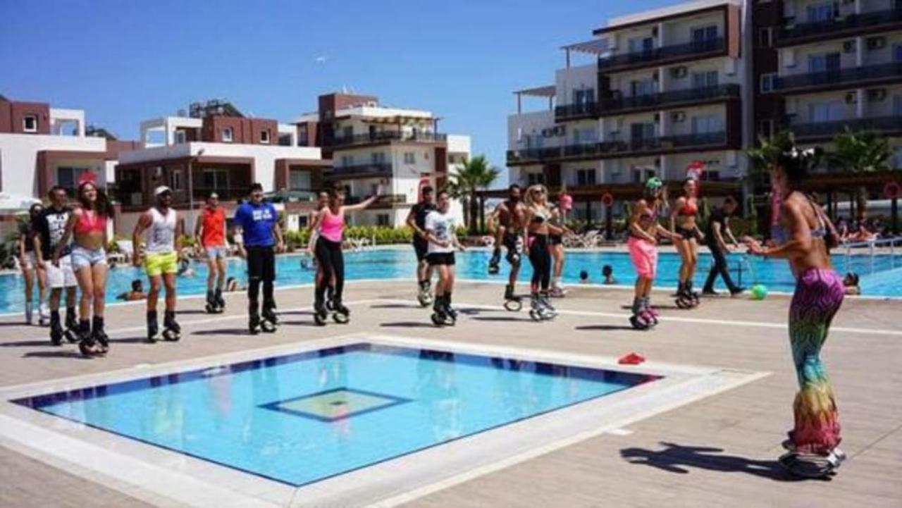 Long Beach Holiday Apartments Trikomo Kültér fotó