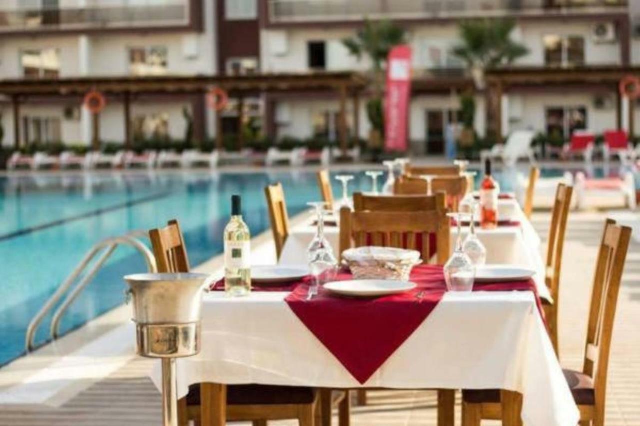 Long Beach Holiday Apartments Trikomo Kültér fotó