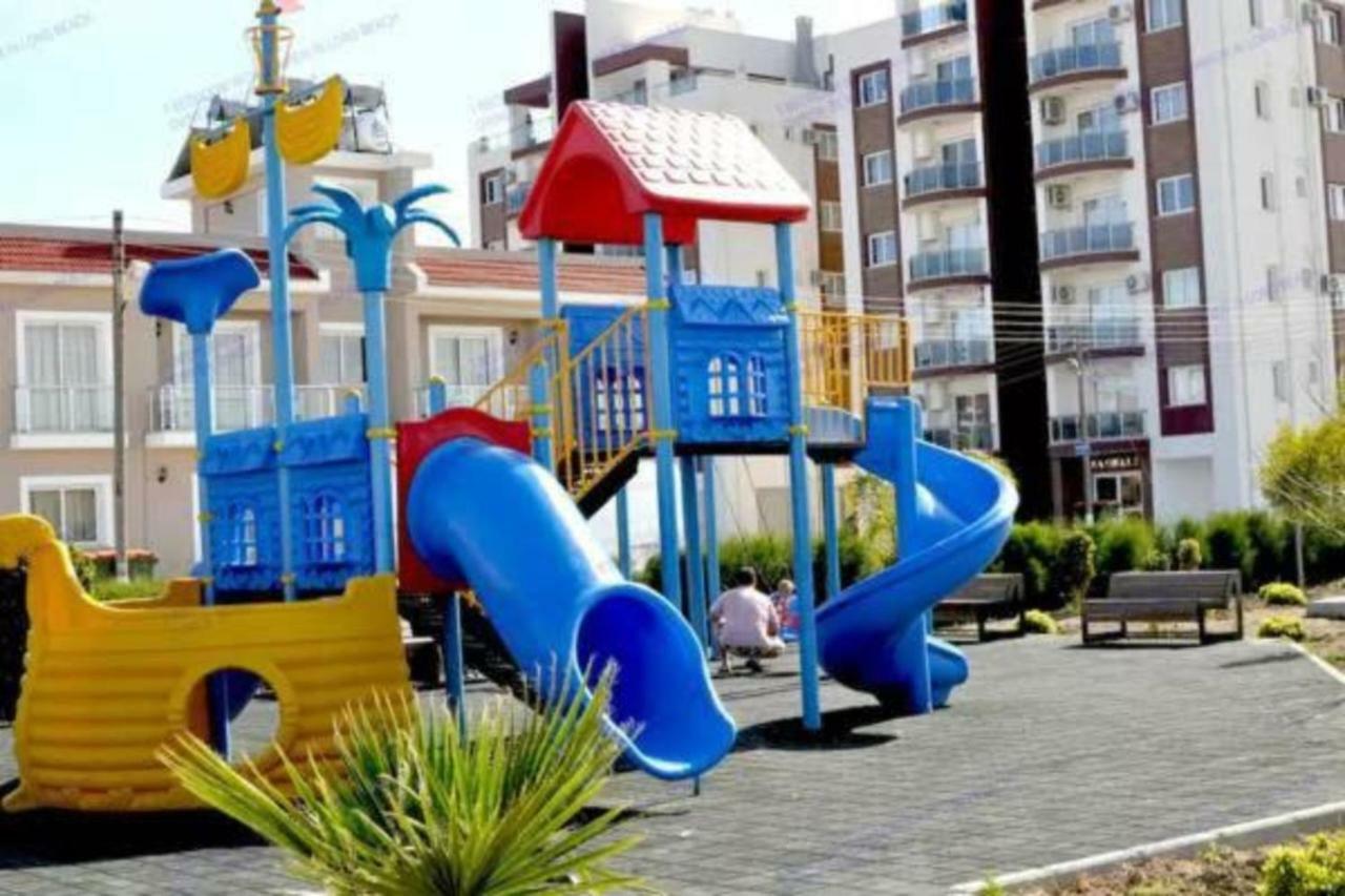 Long Beach Holiday Apartments Trikomo Kültér fotó