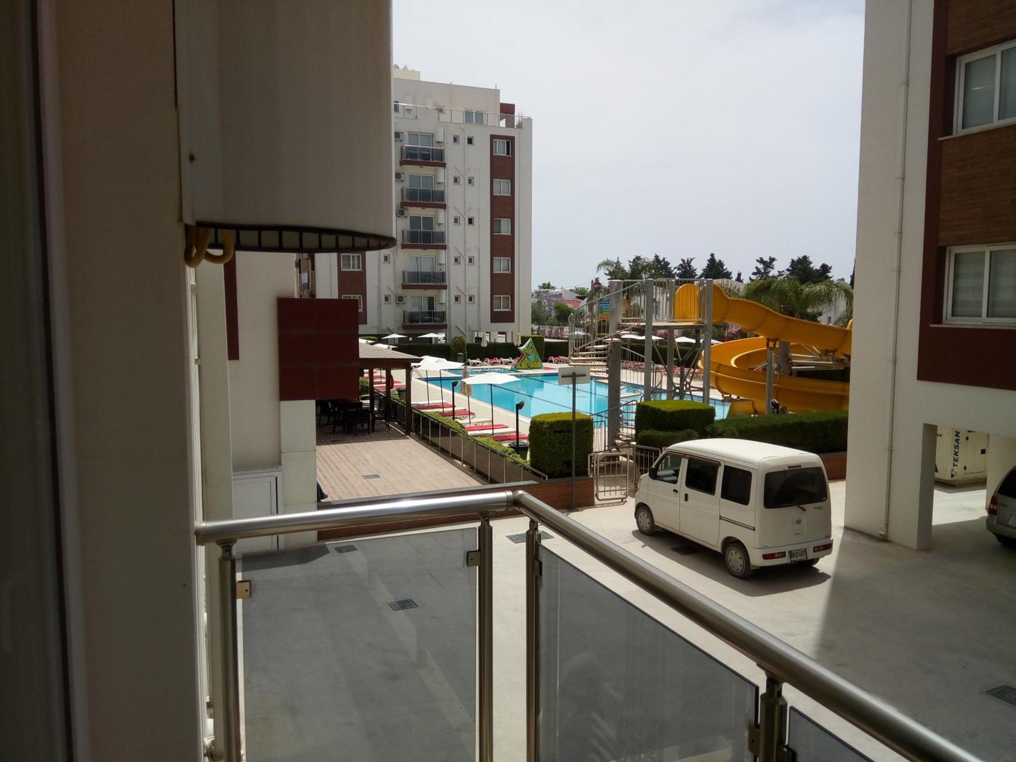 Long Beach Holiday Apartments Trikomo Kültér fotó